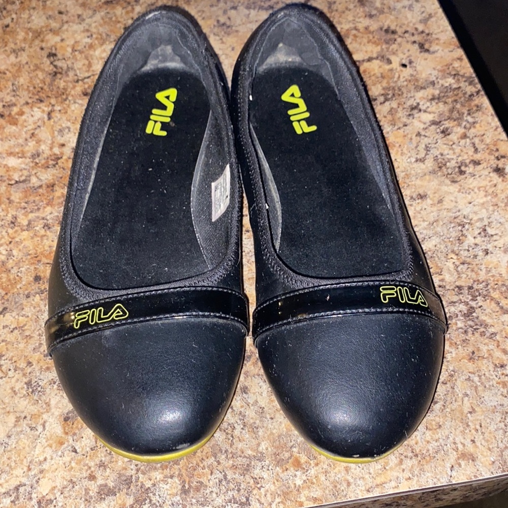 Fila flats